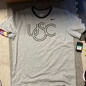 NWT-mens Nike USC shirt
